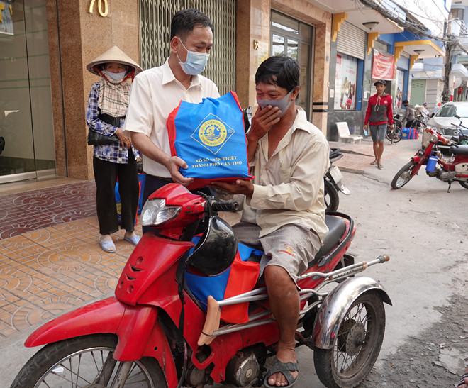 Hỗ trợ hơn 50 tỉ đồng cho người bán vé số dạo chotlo3s.com