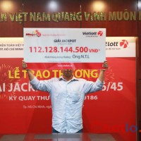 Vào trú mưa tiện tay mua vé vietlott trúng giải jackpot