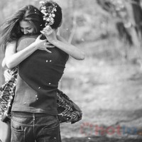 Mơ thấy ôm nhau thì đánh lô đề con gì