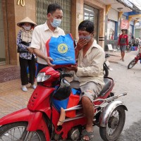 Hỗ trợ hơn 50 tỉ đồng cho người bán vé số dạo